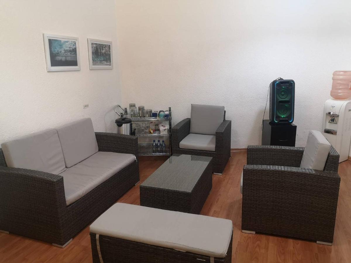 Private With T.v. Polanco * Mexiko-Stadt